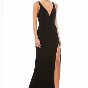 Matte Jersey V-Neck Gown MacDuggal